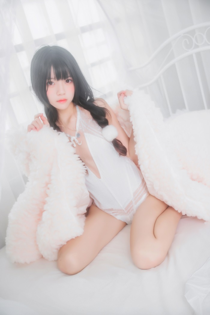 萝莉风COS 桜桃喵 – 冬眠系列-纯白私房 [46P/385MB]插图1