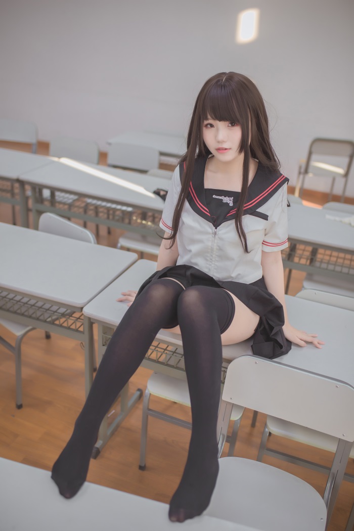 Coser女神@Yoko宅夏Cos – 黑丝JK [39P/220MB]插图1