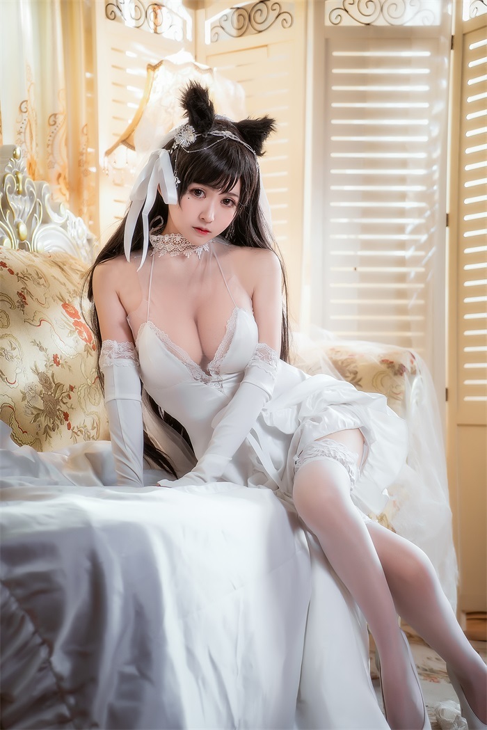人气动漫Coser@鳗鱼霏儿 – 碧蓝航线 爱宕 兽耳白丝 [23P/433MB]插图1