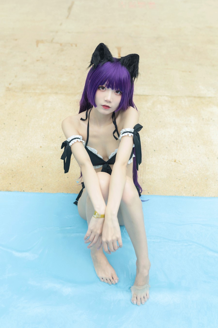 微博红人Coser@五更百鬼 – 黑猫泳装 [12P/23MB]插图1