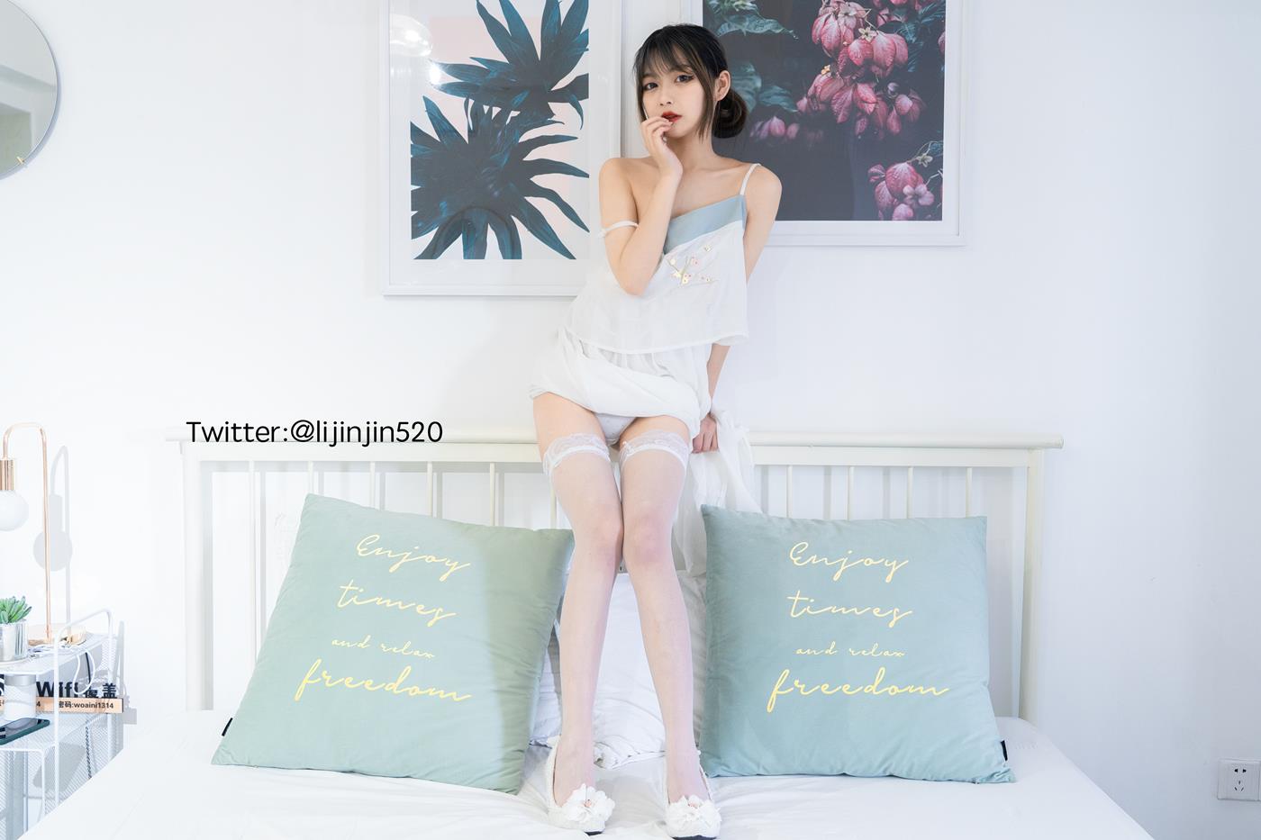 梨瑾瑾 – 室内吊带裙[20P/226MB]插图1