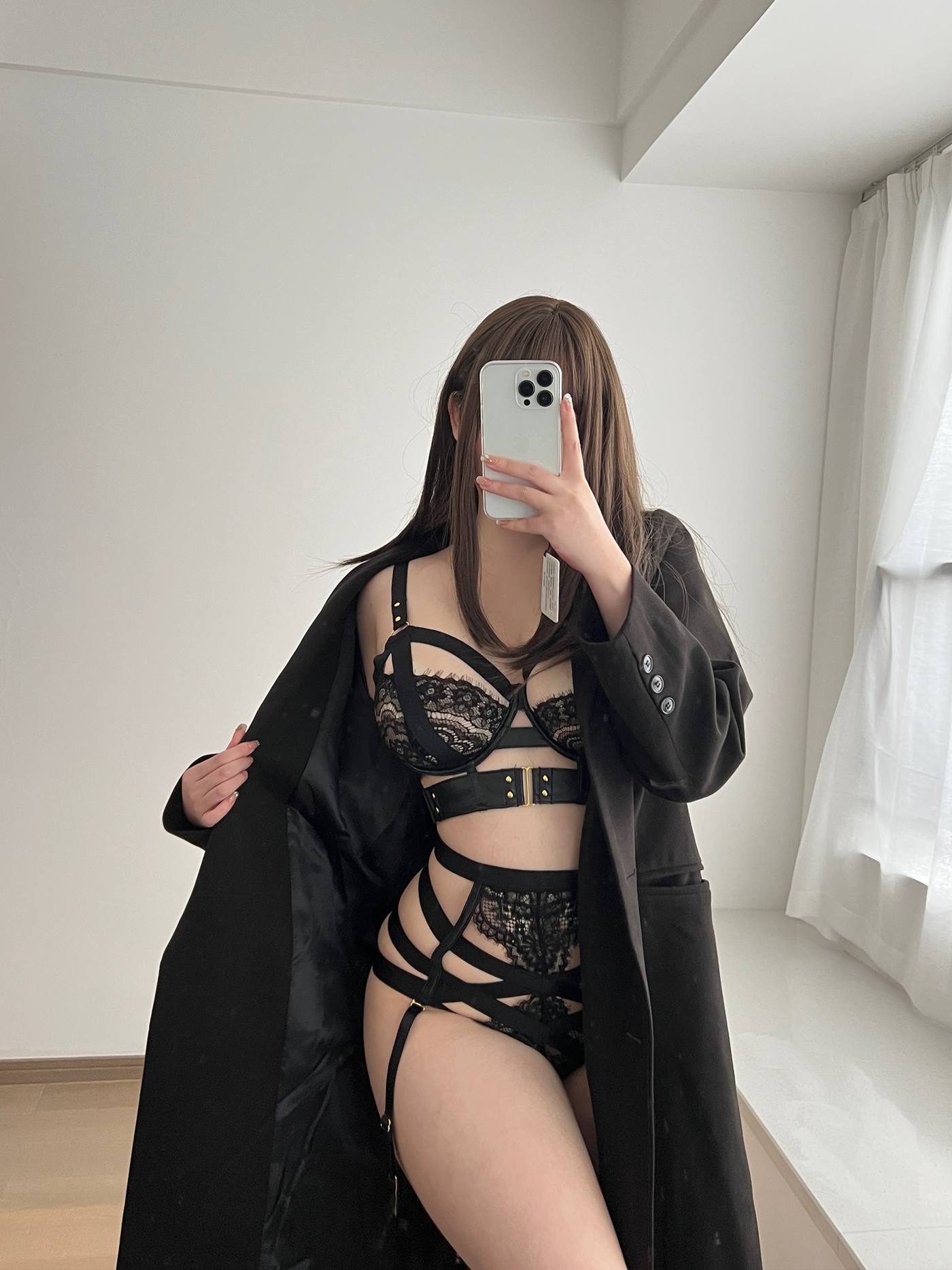 蜜桃少女是依酱呀 情人节 黑巧 [26P/4V/246MB]插图2