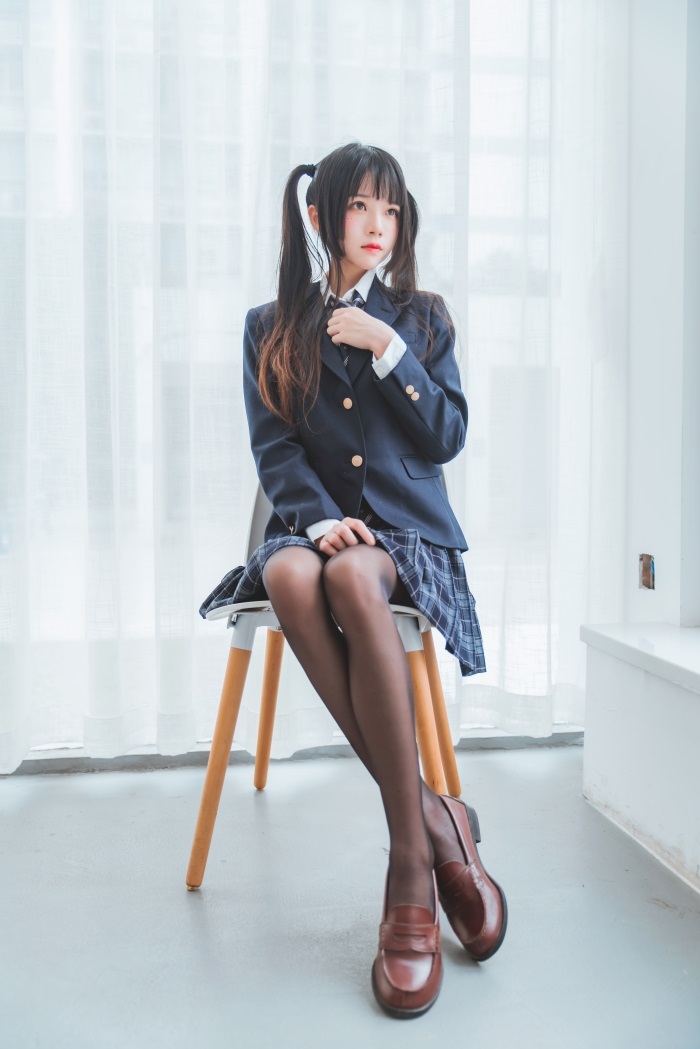 网红Coser@桜桃喵 – 冬季制服丝秀 [45P/593MB]插图1