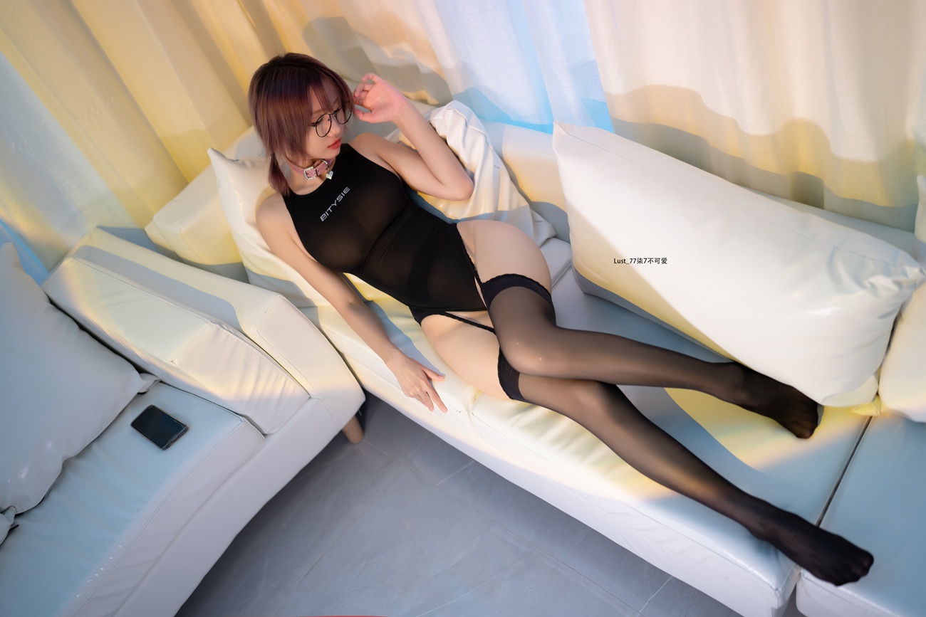 网紅Coser@柒柒要乖哦 竞泳水着 [82P/1.03G]插图1