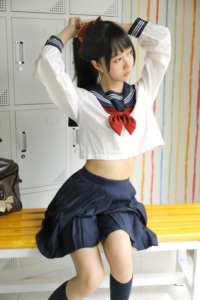 网红coser@木绵绵OwO – 绵相随 JK俏皮水手服 [18P/56MB]插图2
