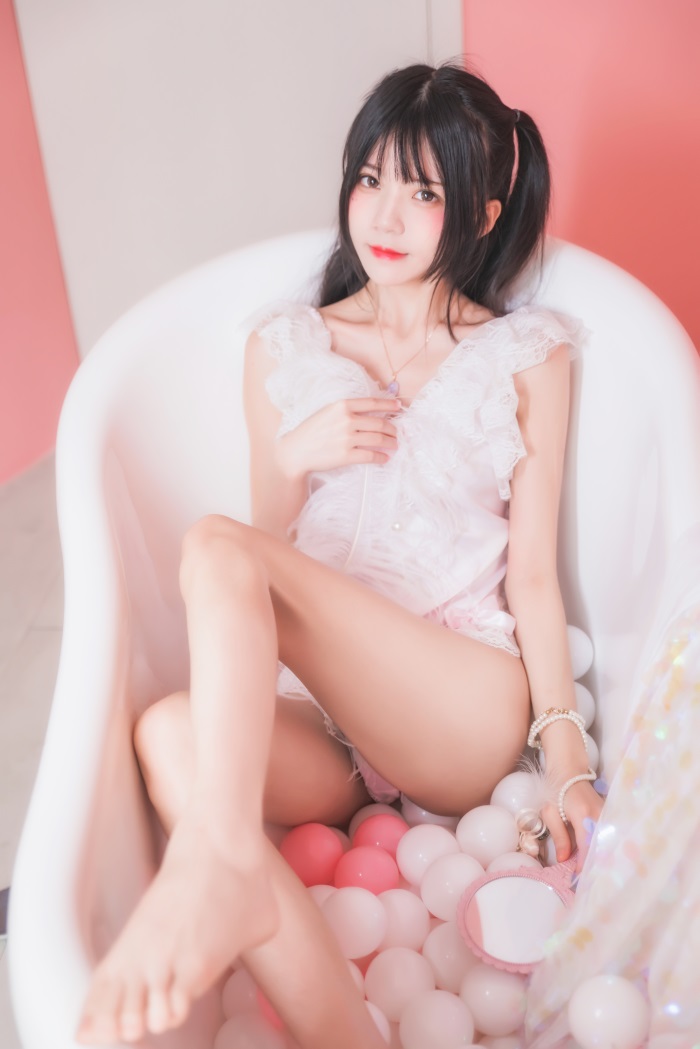 萝莉风COS 桜桃喵 – 冬眠系列-粉色浴缸 [57P/719MB]插图1