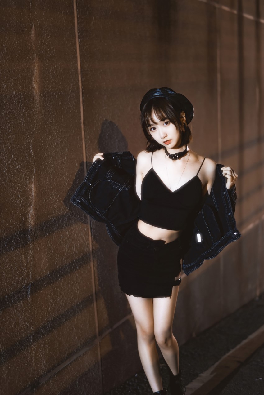 网红Coser@木绵绵OwO – 室外短裙 [58P/1.97GB]插图1
