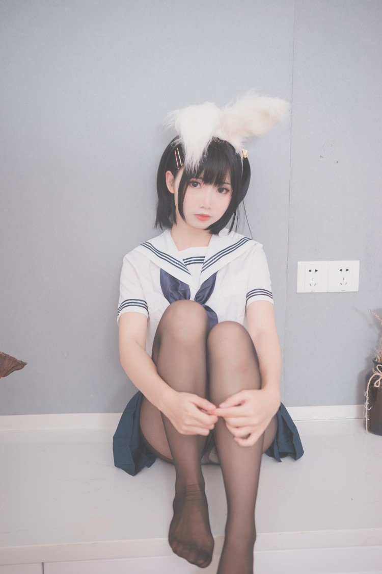 网红Coser@面饼仙儿 – 面饼兔耳jk [17P/170MB]插图1