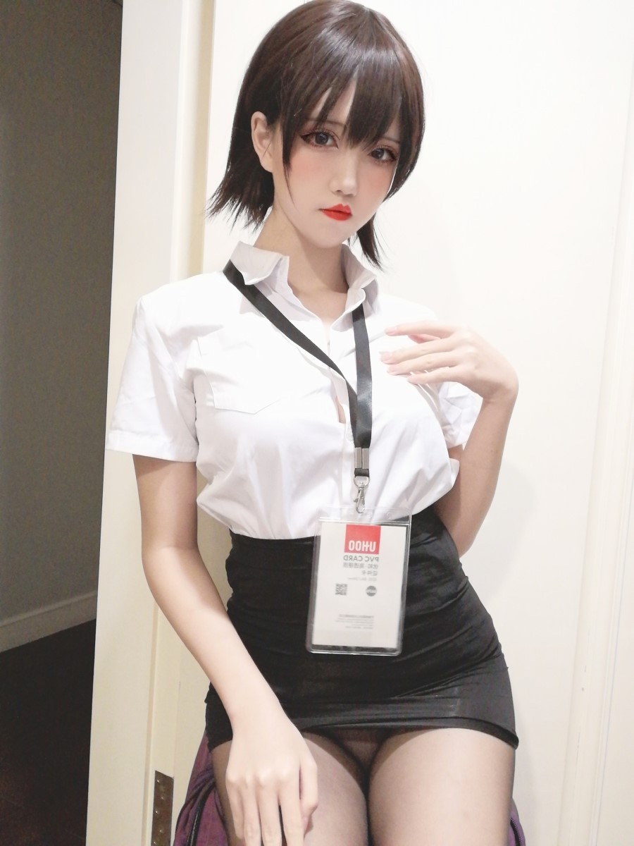 阿薰kaOri – 黑丝OL [45P/188MB]插图1