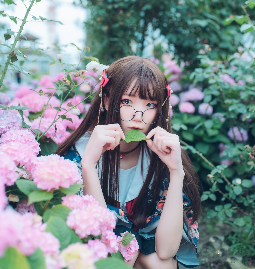微博红人Coser@五更百鬼 无尽夏日 [6P/52MB]插图2