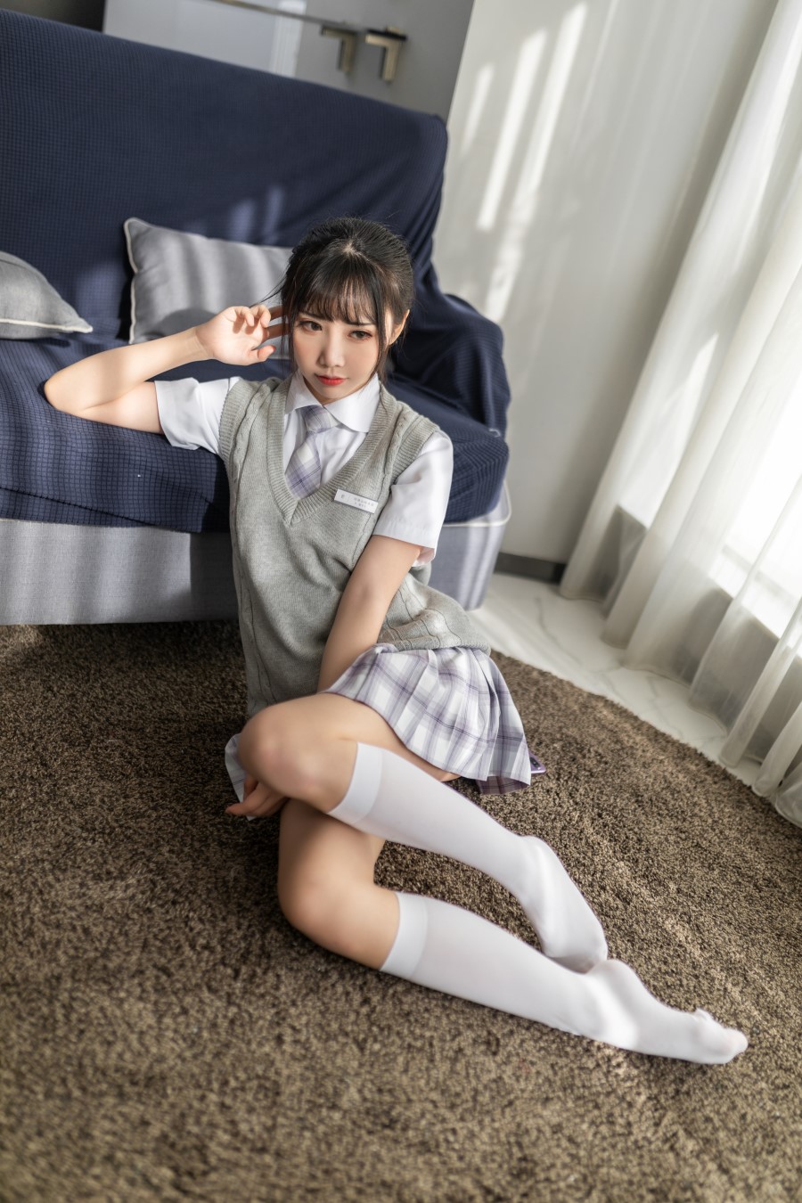 面饼仙儿 – 白丝制服少女 [40P/537MB]插图1