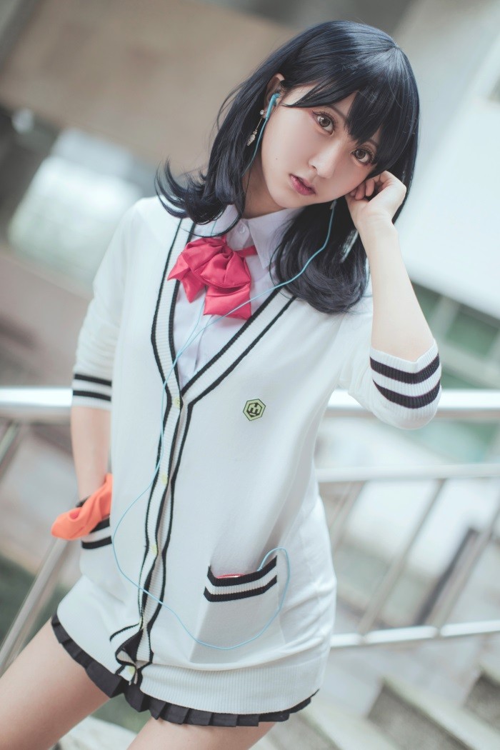 微博红人动漫Coser@-黑川-灰色短褶裙 宝多六花 [36P/307MB]插图1