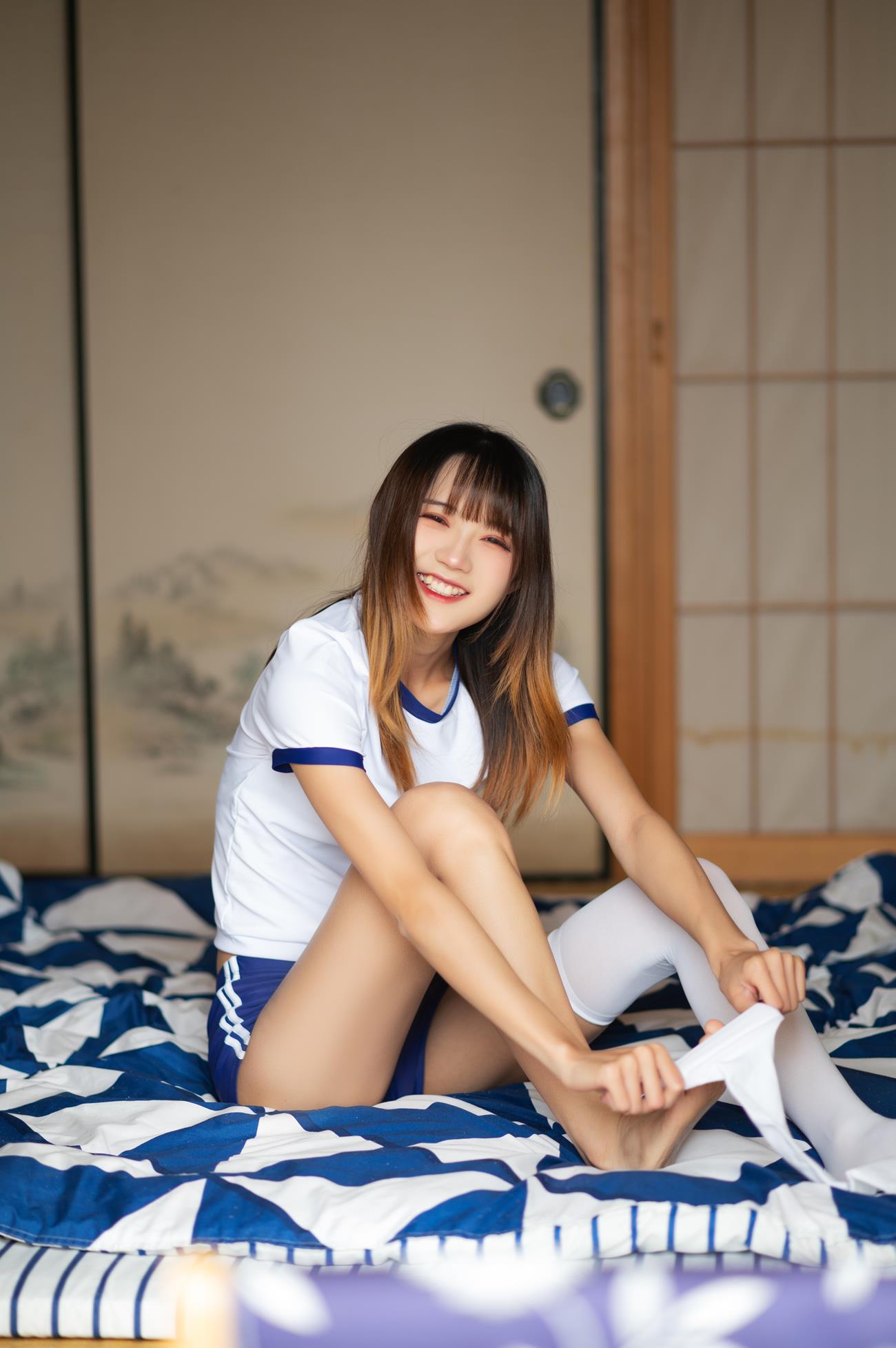 人气Coser@兔子Zzz不吃胡萝卜 体操服少女[36P/309MB]插图2