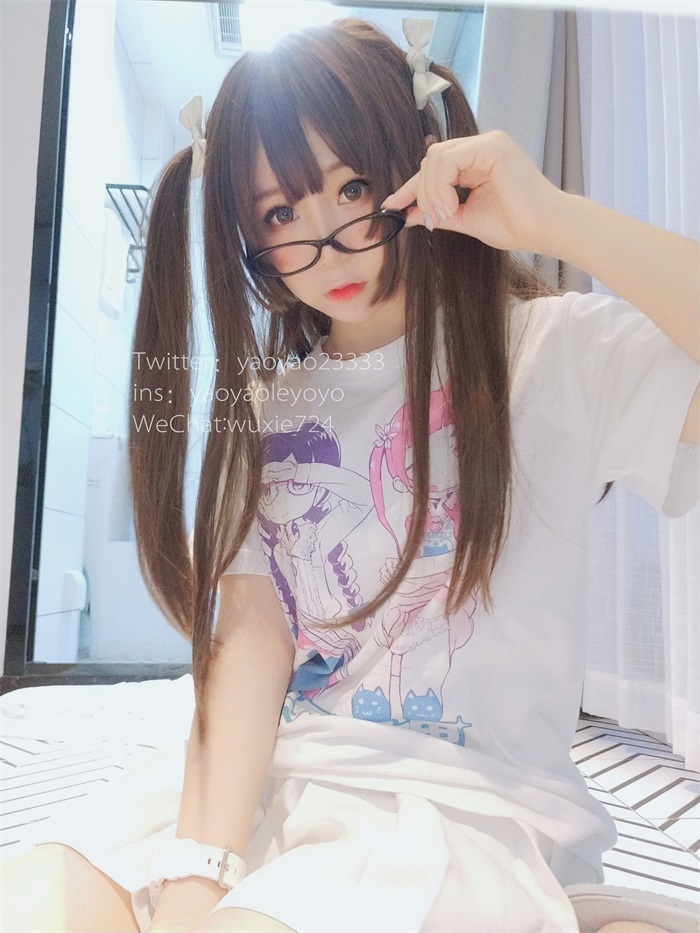 人气动漫Coser@软妹摇摇乐-浴巾俏皮篇 [48P/364MB]插图1