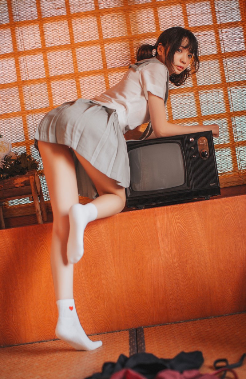 网红Coser@疯猫ss – 少女 [24P/282MB]插图2