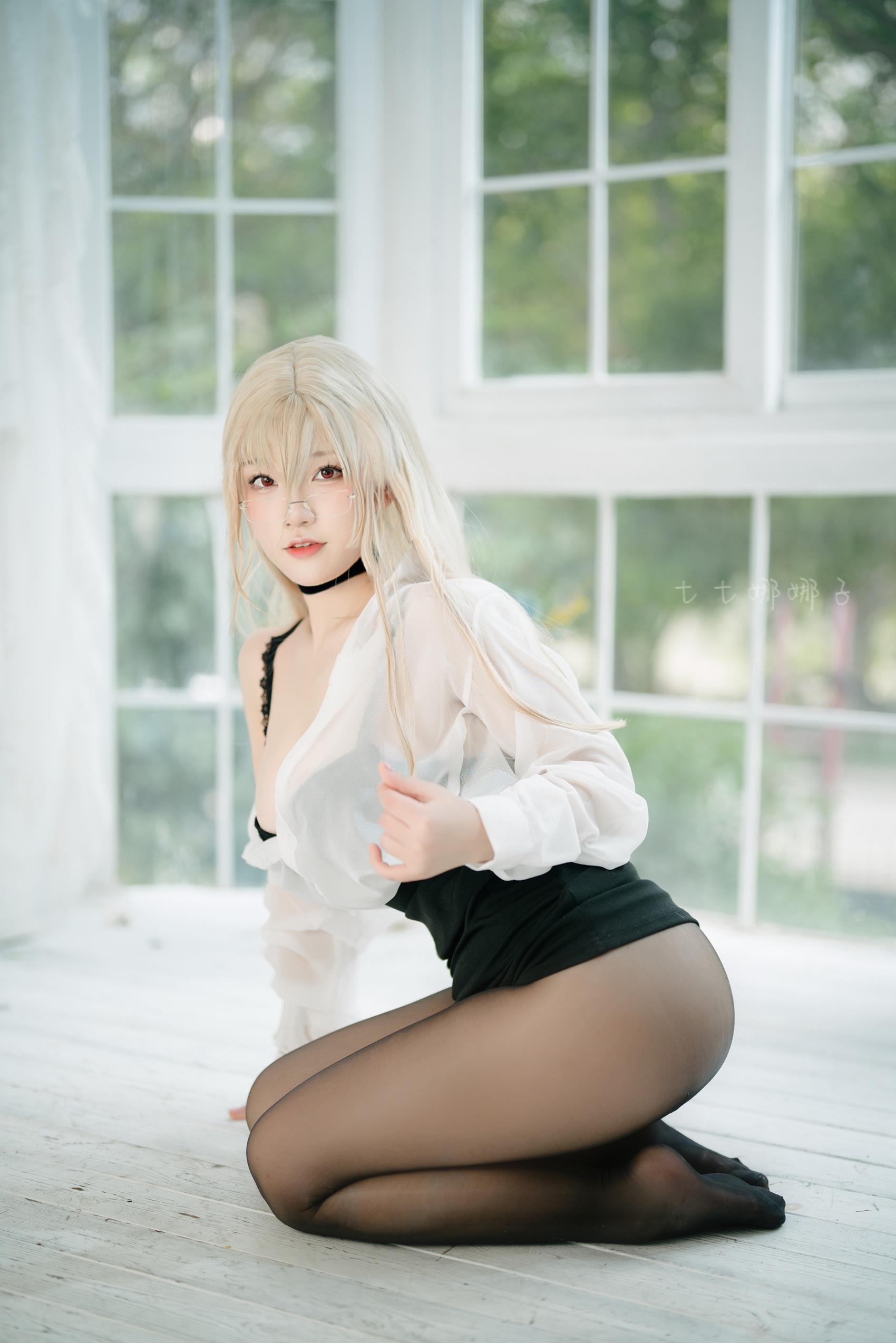 七七娜娜子 – 怨仇办公室[39P/1V/376MB]插图1