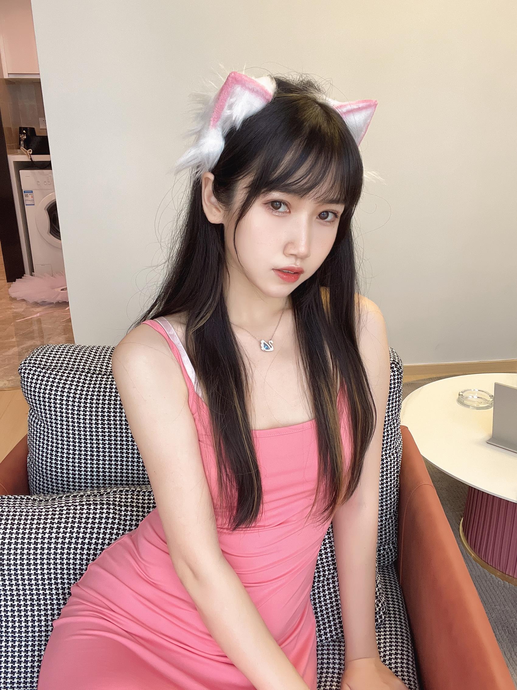 不呆猫 – 浴室粉色激凸人妻[39P/178MB]插图2