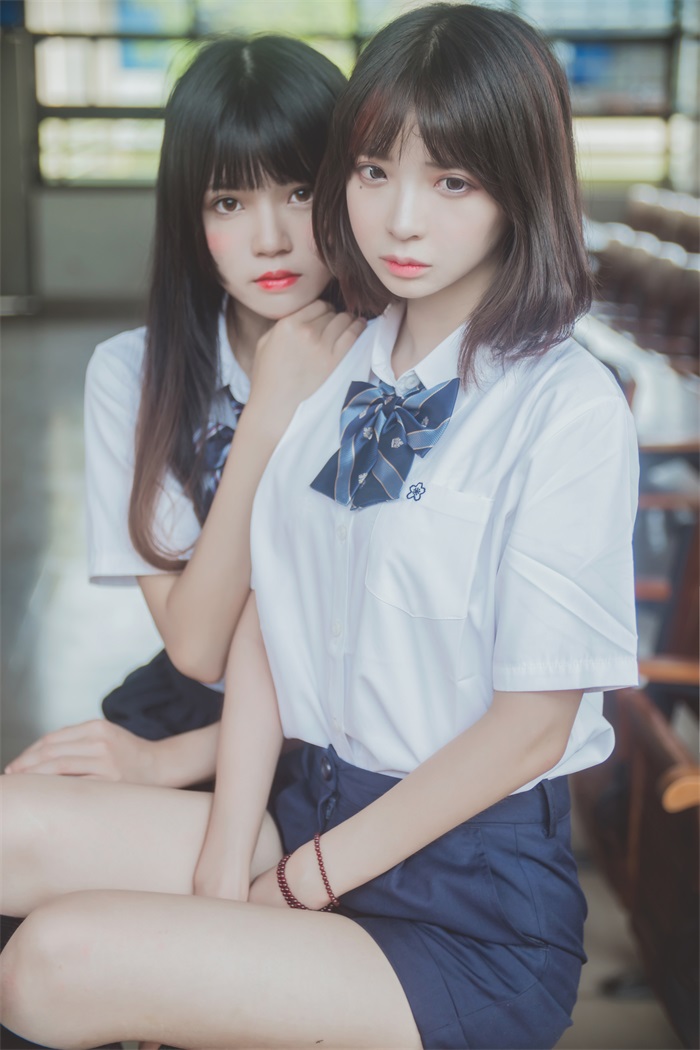 萝莉风COS 桜桃喵&疯猫ss – JK百合1 [43P/325MB]插图1