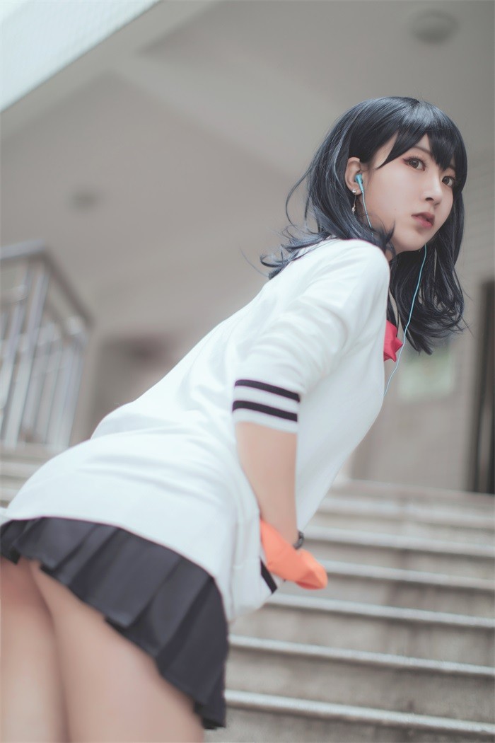 微博红人动漫Coser@-黑川-灰色短褶裙 宝多六花 [36P/307MB]插图2