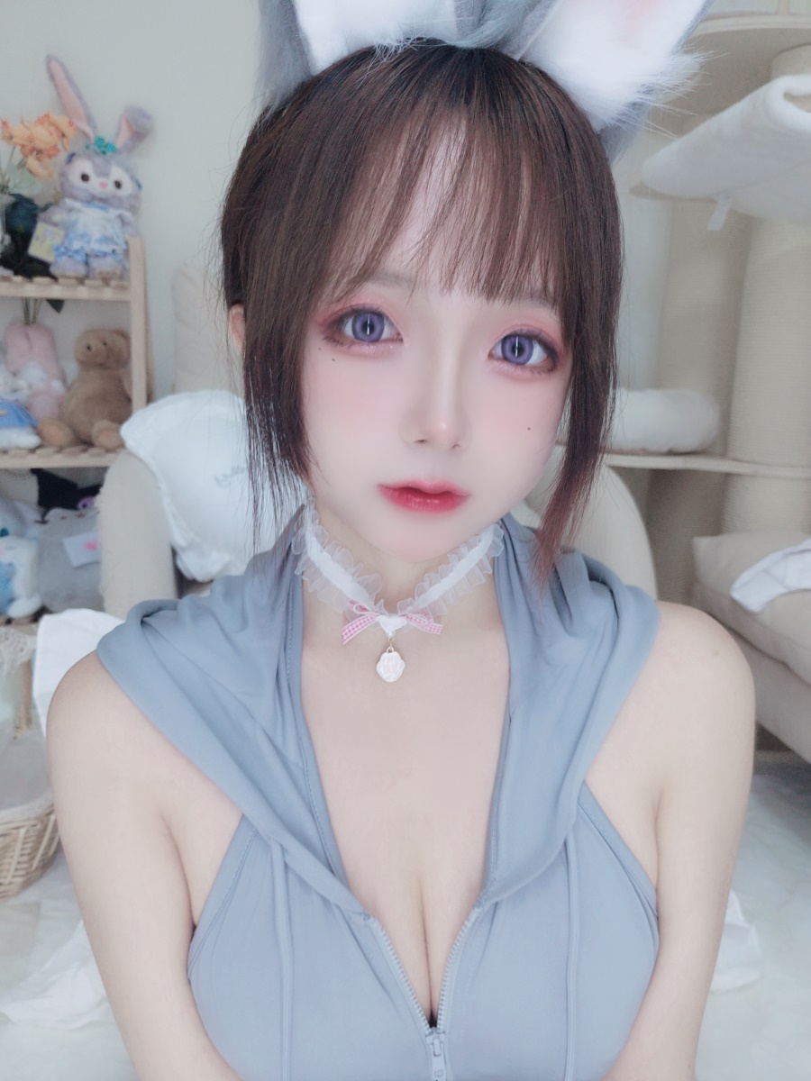 Cosplay日奈娇 – 兔兔卫衣 [65P1V-245MB]插图1