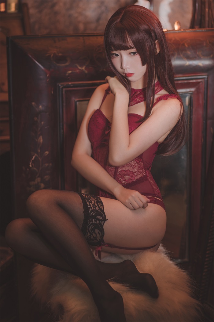 网红Coser@面饼仙儿 – 脑内少女 红色束衣 [22P/211MB]插图1