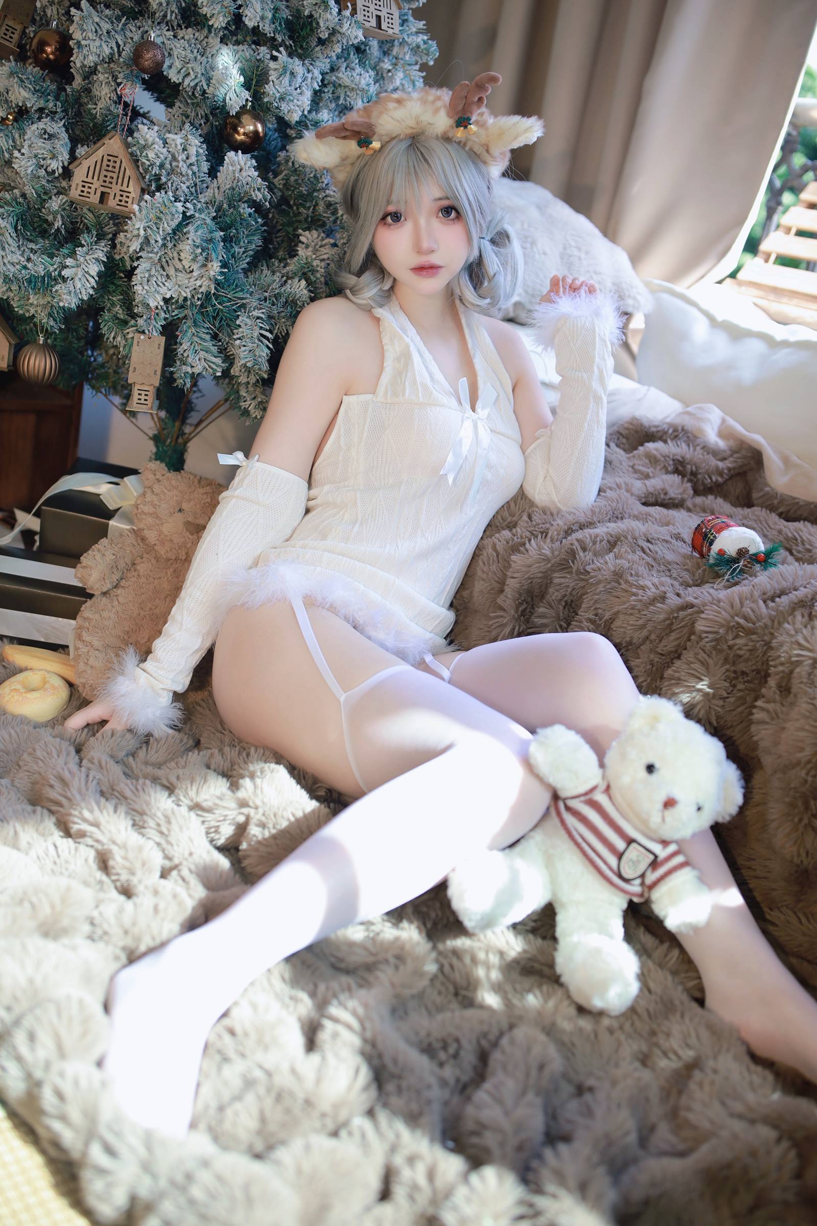 疯猫ss 圣诞特典&白色毛衣[98P/1V/273M]插图1