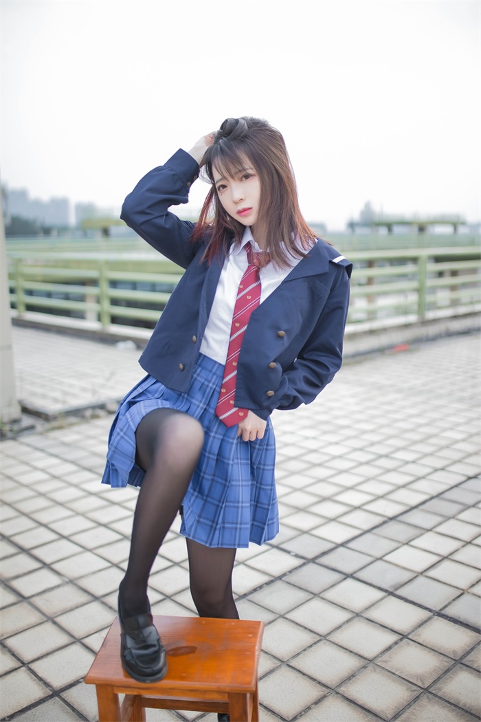网红Coser@疯猫ss – 天台JK [30P/164MB]插图1