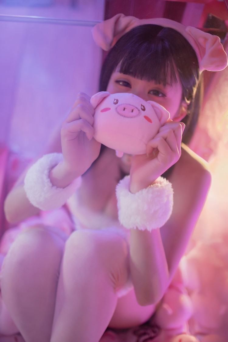 微博妹子@爱老师_PhD  2018新年猪猪 [20P/176MB]插图2