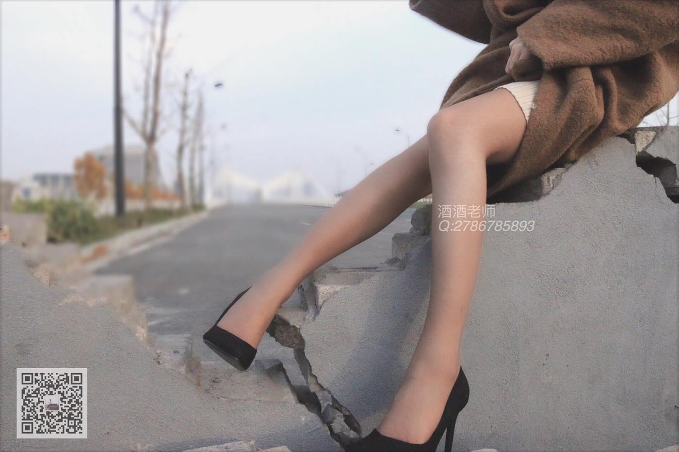 美腿博主@酒酒老师 公路丝拍&冬季恋歌 [45P/94MB]插图1