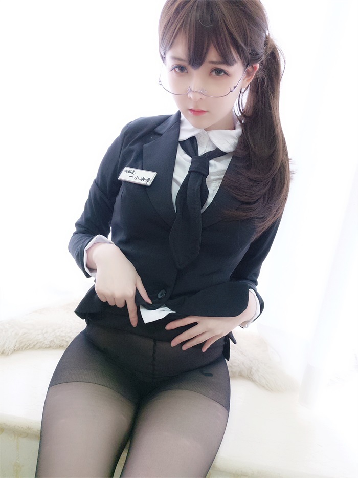 微博妹子@一小央泽-助理秘书小姐姐 [51P/4V/96.9MB]插图1