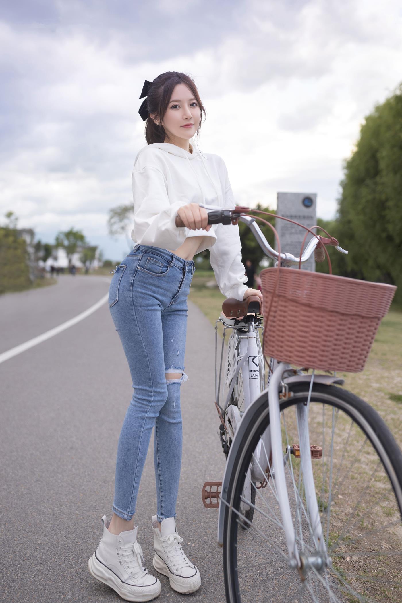 鱼子酱 牛仔情趣写真 [119P/701MB]插图2
