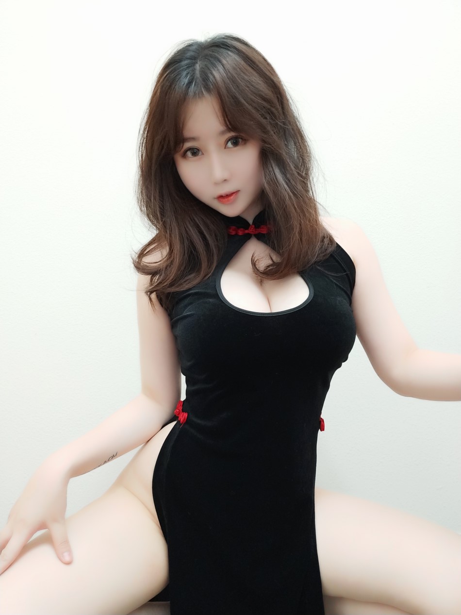 是依酱吖 – 开叉旗袍[25P/50MB]插图2